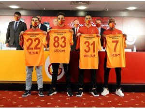 Galatasaray’da imza şov