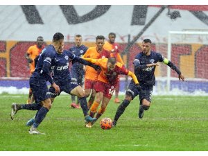 Süper Lig: Galatasaray: 1 - Kasımpaşa: 0 (İlk yarı)