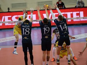 AXA Sigorta Efeler Ligi: Altekma: 3 - Arhavi Voleybol: 0