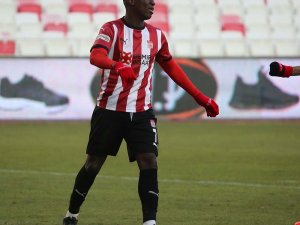 Max Gradel ligdeki 8. golünü attı