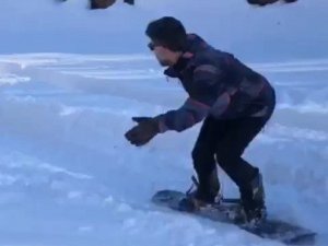 Köyde snowboard keyfi