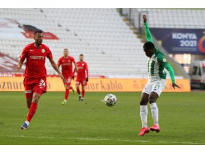 Konyaspor, sahasında Gaziantep Futbol Kulübü ile 0-0 berabere kaldı