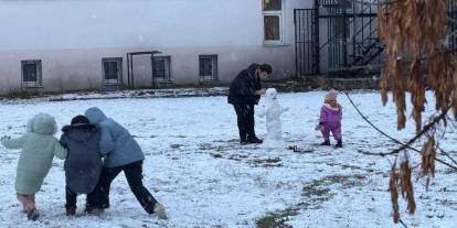 Ağrı’da Kar Yağışı Renkli Görüntülerle Karşılandı