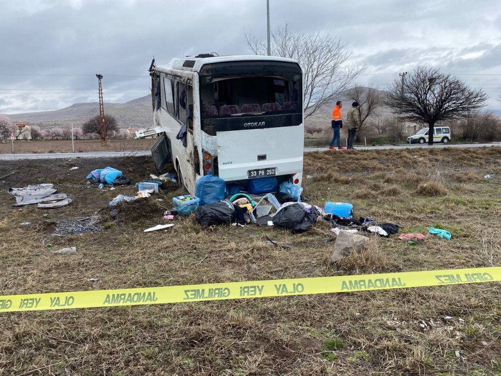 Cezaevi aracı devrildi, mahkumlar ve askerler yaralı