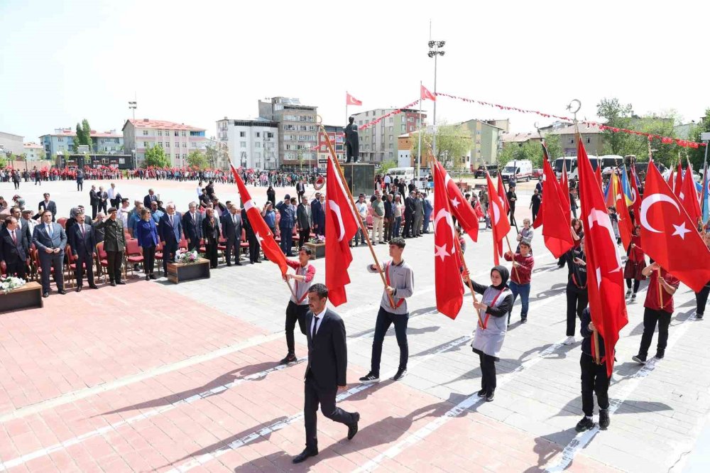 Muş’un düşman işgalinden kurtuluşunun 107. yıl dönümünü kutladı