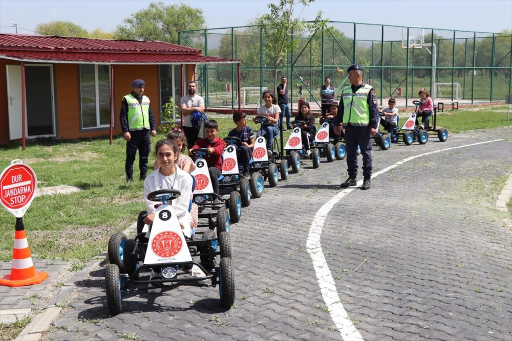 Muş’ta öğrencilere trafik eğitimi verildi