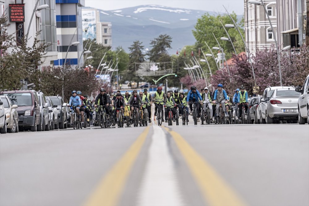 Ağrı, Erzurum ve Ardahan'da 11. Yeşilay Bisiklet Turu düzenlendi