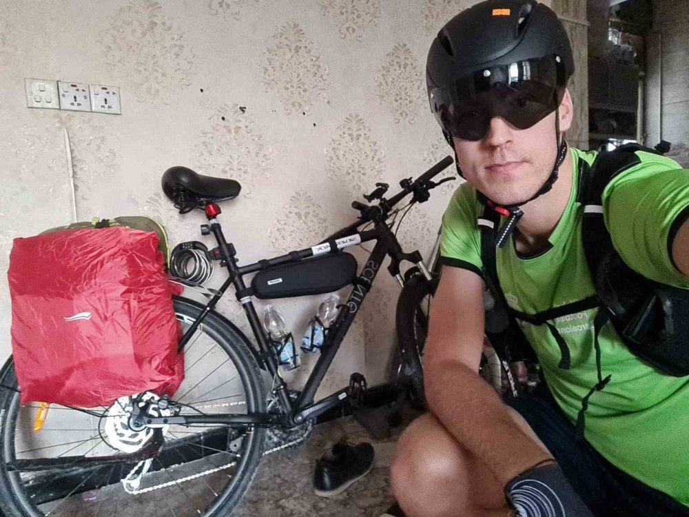 Bisikletiyle 8 Nisan’da Irak’tan yola çıktı, 1 ay sonra Diyarbakır’a vardı