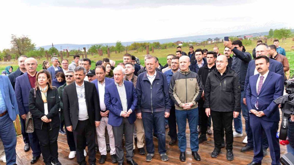 YÖK Başkanı Özvar Bitlis’i gezdi