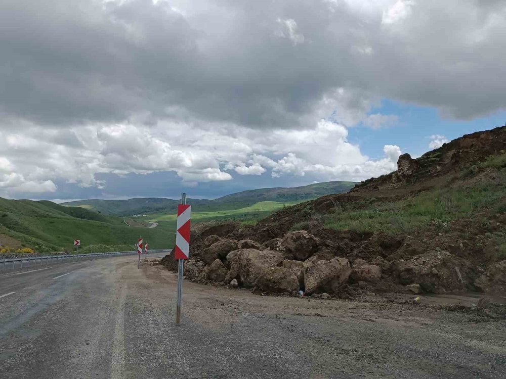 Muş’ta aynı noktada 4.’üncü kez heyelan meydana geldi