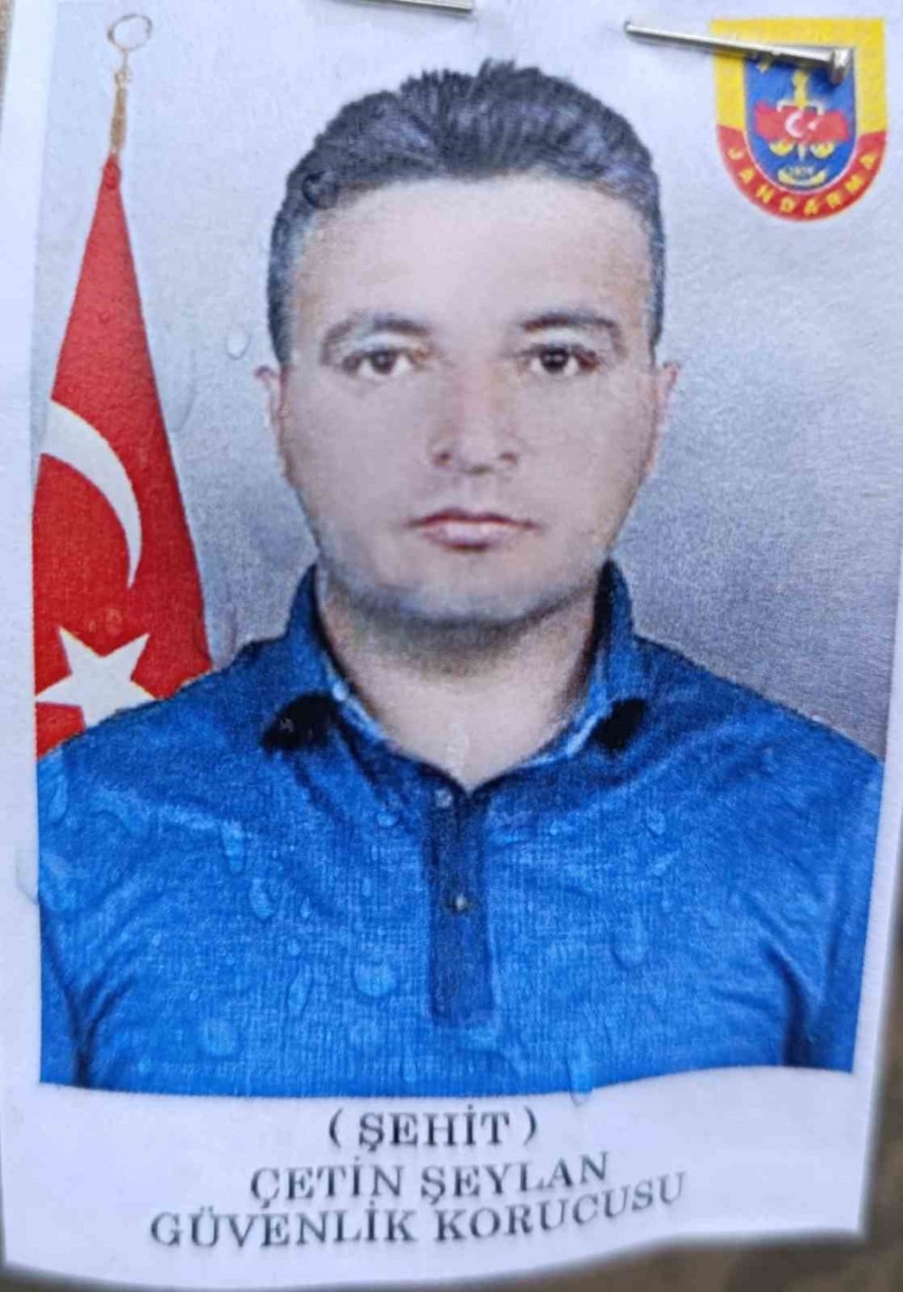 Yıldırım düşmesi sonucu şehit olan korucu gözyaşlarıyla toprağa verildi