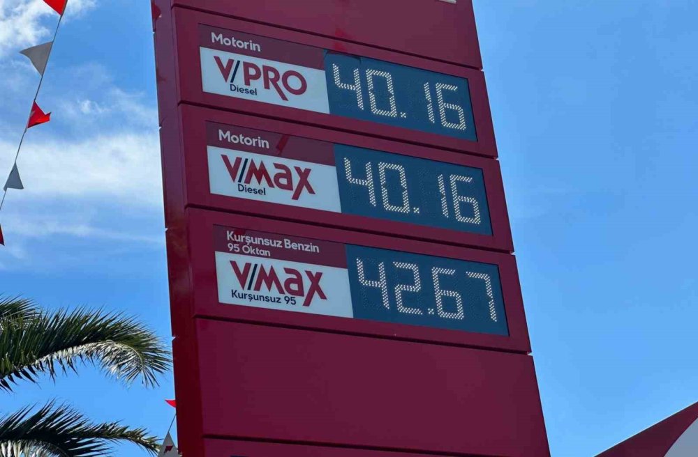 Benzin istasyonlarında fiyat tabelaları değişti