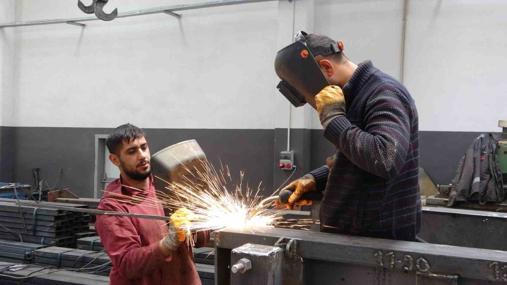 Van'da bölgenin çelik ihtiyacını karşılayan Yorulmaz Mühendislik yurtdışına açılıyor