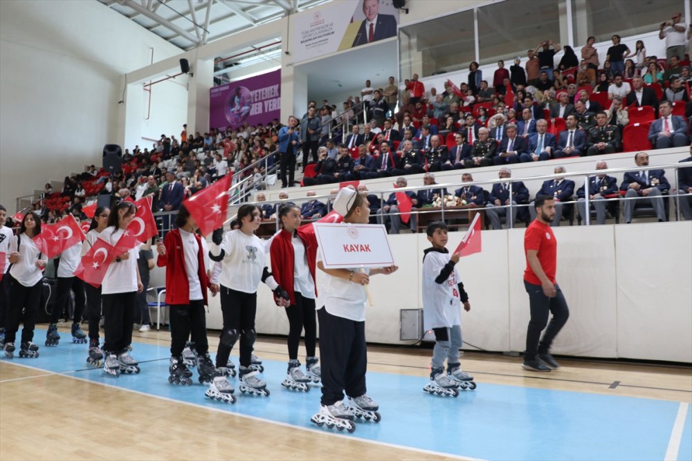 Doğu Anadolu'da 19 Mayıs Atatürk'ü Anma, Gençlik ve Spor Bayramı kutlanıyor