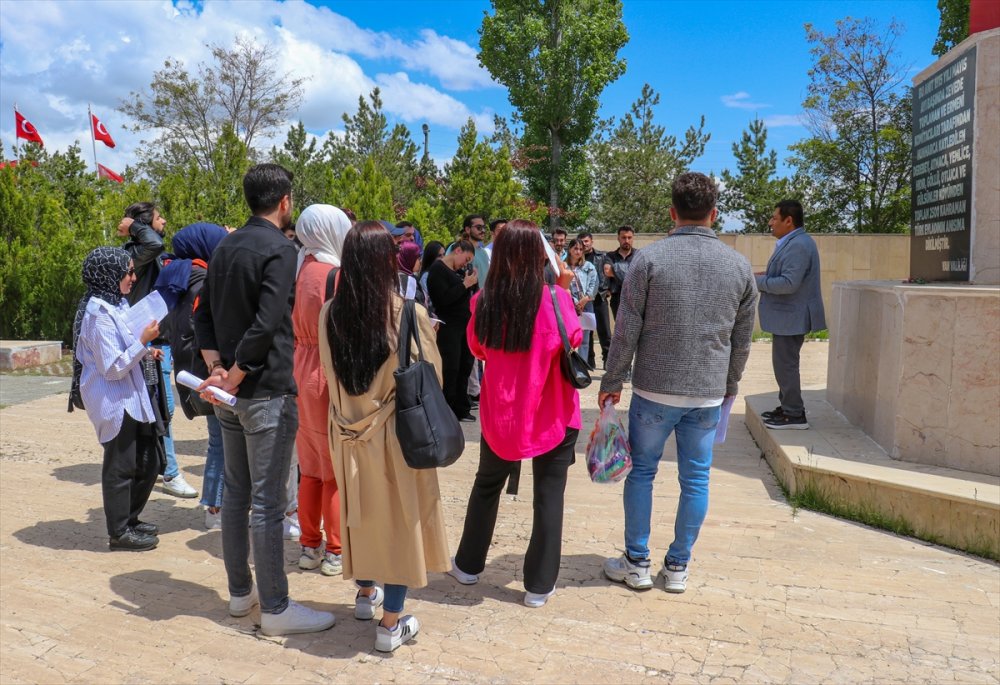 Van'da 1915 olayları sırasında Ermeni çetelerince katledilenler anıldı