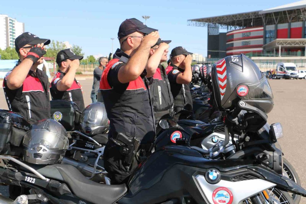 Diyarbakır’da Motosikletli Yunus Timi gösteri yaptı