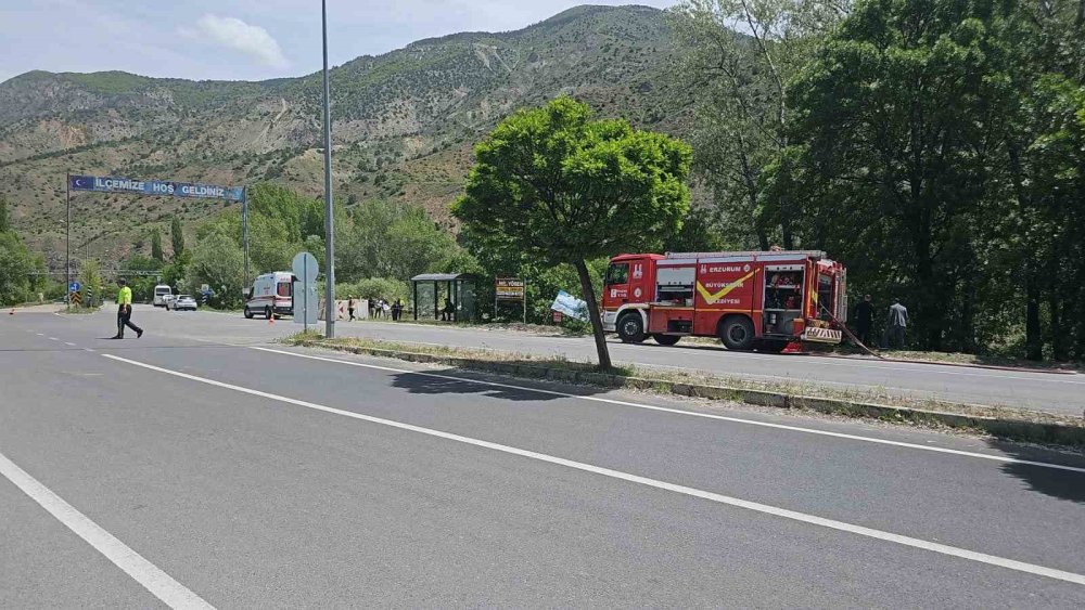 Erzurum’da freni boşalan kamyon nehire uçtu