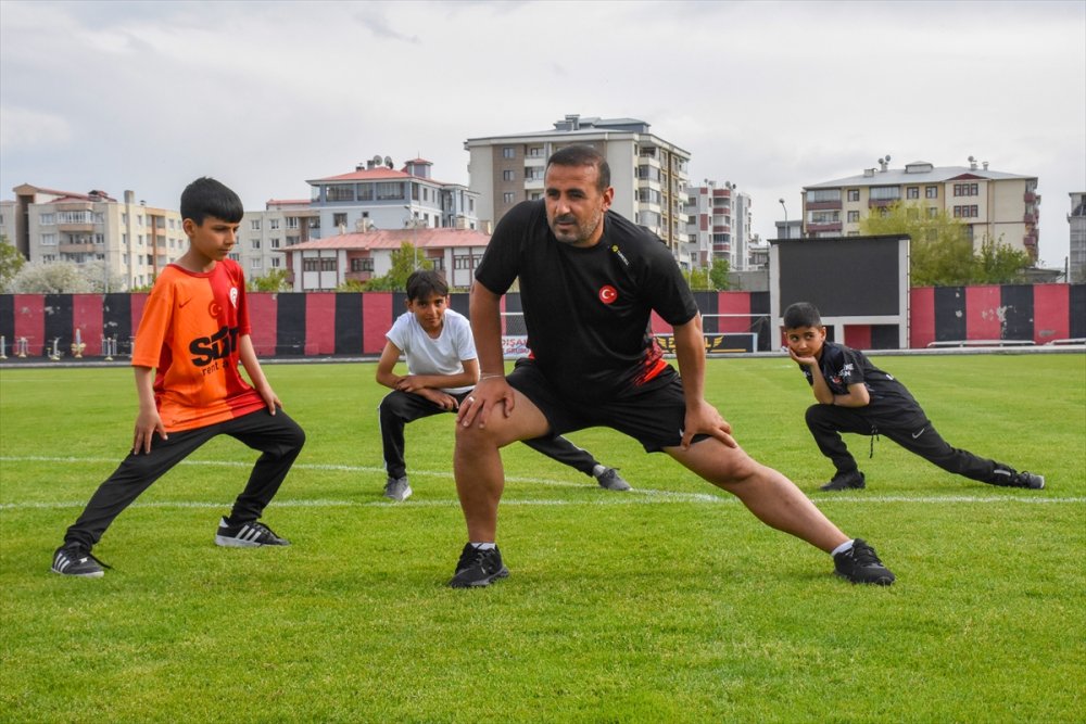 Eski atlet Ersin Tacir'in hedefi başarılı sporcular yetiştirmek