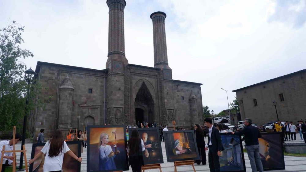 Erzurum'un tarihi binadasında mezuniyet sergisi