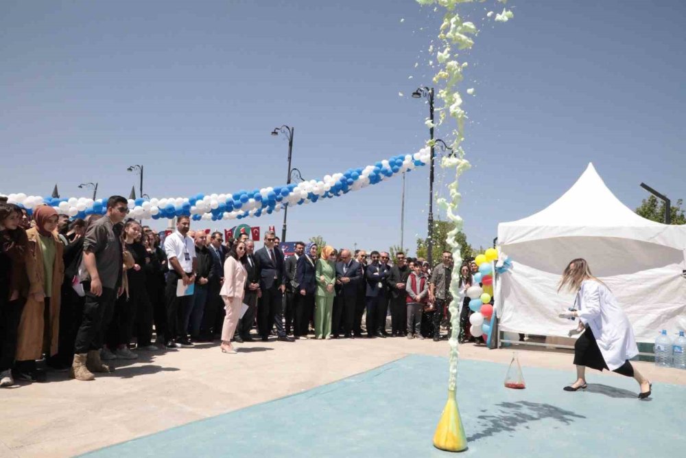 Ağrı’da "Geleneksel Bilim Dolu Günler" bilim şenliği başladı