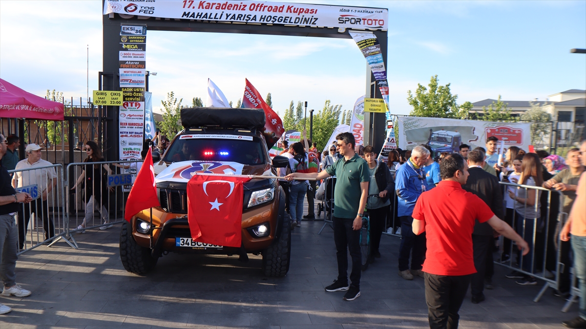 aa-20240601-34750268-34750264-karadeniz-offroad-kupasinin-1-ayak-yarislari-igdirda-basladi.jpg