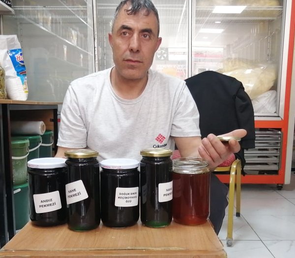 Ağrılı Satıcı Konya'dan Aldığı Balı Dünyaya Pazarlıyor