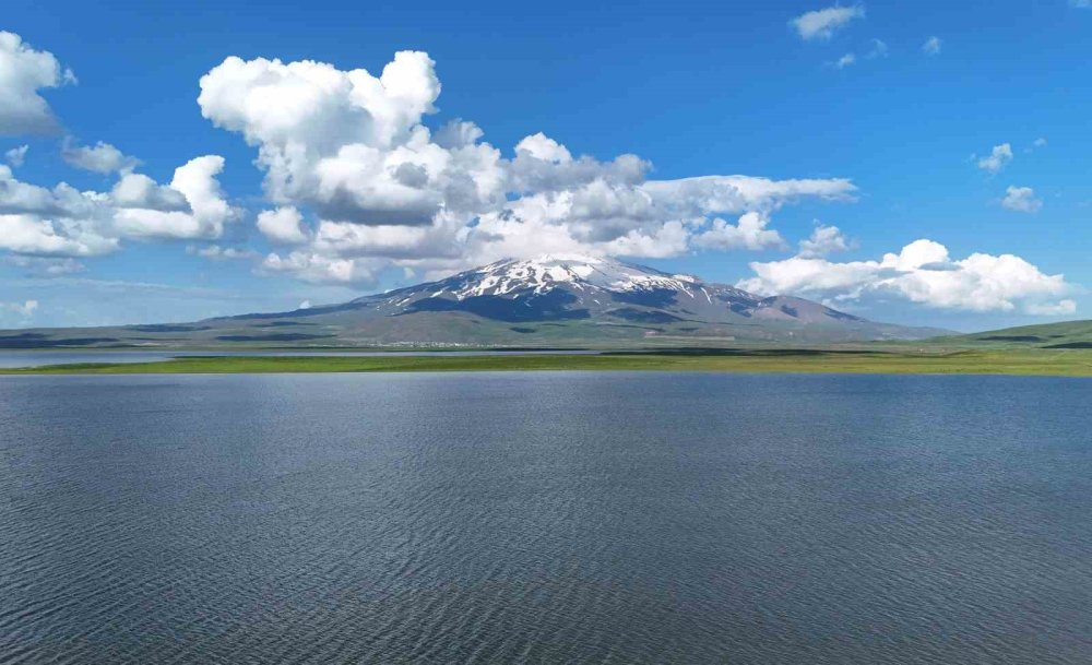 Sütey Yaylası ve Süphan Dağı’ndan kartpostallık kareler