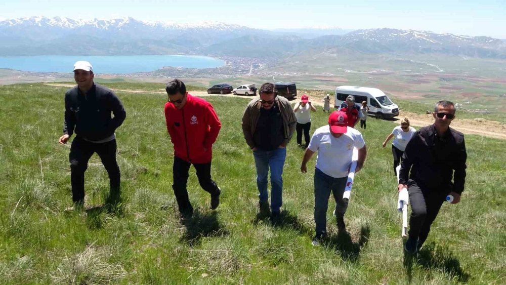 Nemrut kraterinde Obezite Günü yürüyüşü