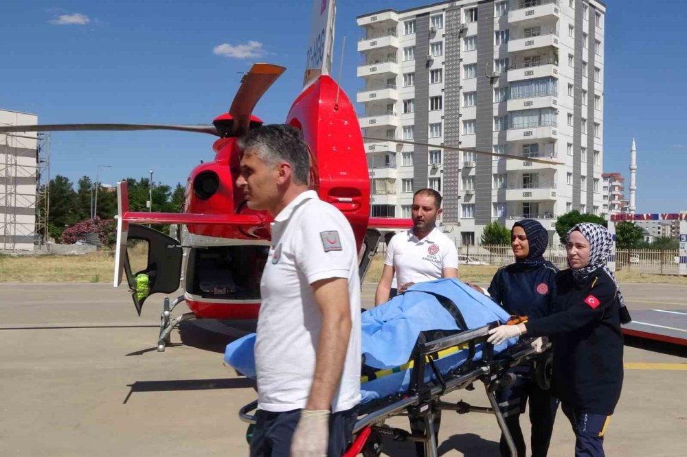 Diyarbakır’da attan düşen şahıs ambulans helikopterle hastaneye yetiştirildi