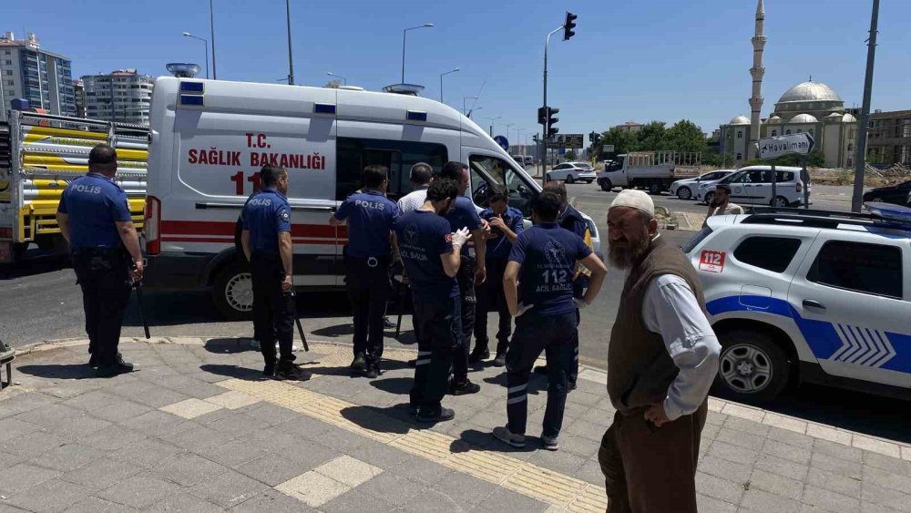 Diyarbakır'da trafikte bıçaklı, silahlı kavga: 5 yaralı