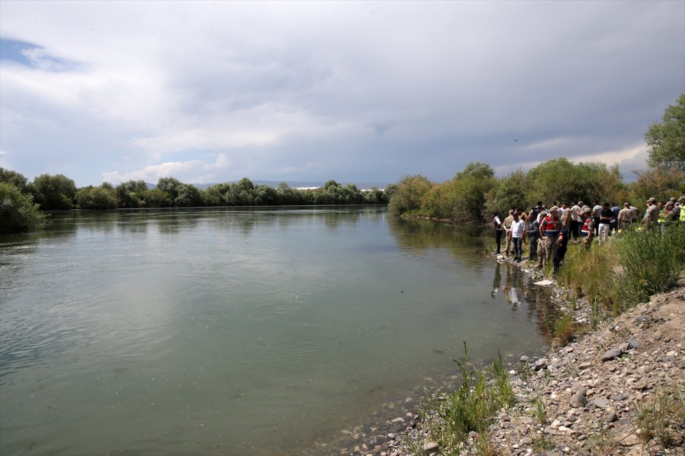 Murat Nehri'nde giren öğrencinin cansız bedeni bulundu