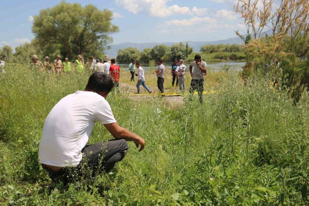 Muş'ta serinlemek için Murat Nehri’ne giren genç kayboldu