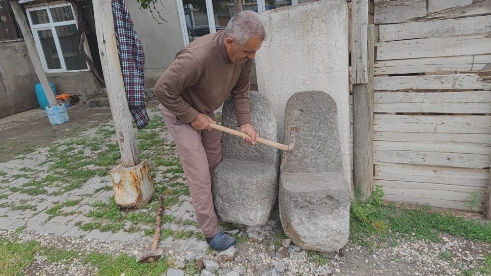 Adilcevaz’da taşlar sanat eserine dönüştürülüyor