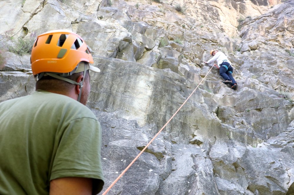 Uzundere, doğa sporu imkanlarıyla adrenalin tutkunlarını bekliyor