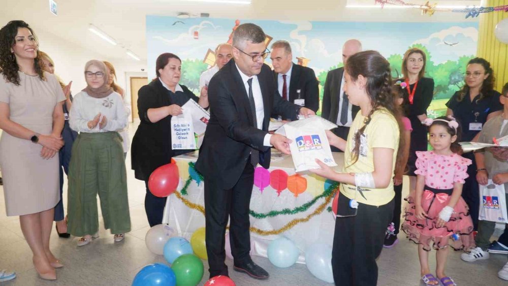 Erzurum Şehir Hastanesi’nde karne günü heyecanı