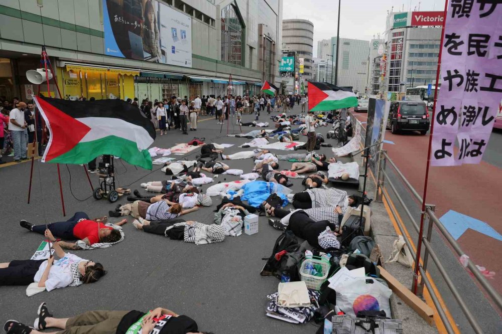 Gazze’de yaşanan insanlık dramı Tokyo’nun kalbinde canlandırıldı