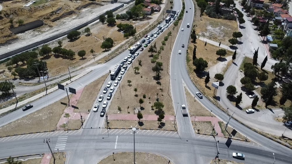 Bayram tatili sonrasında Antalya ve Fethiye yollarında yoğunluk oluştu