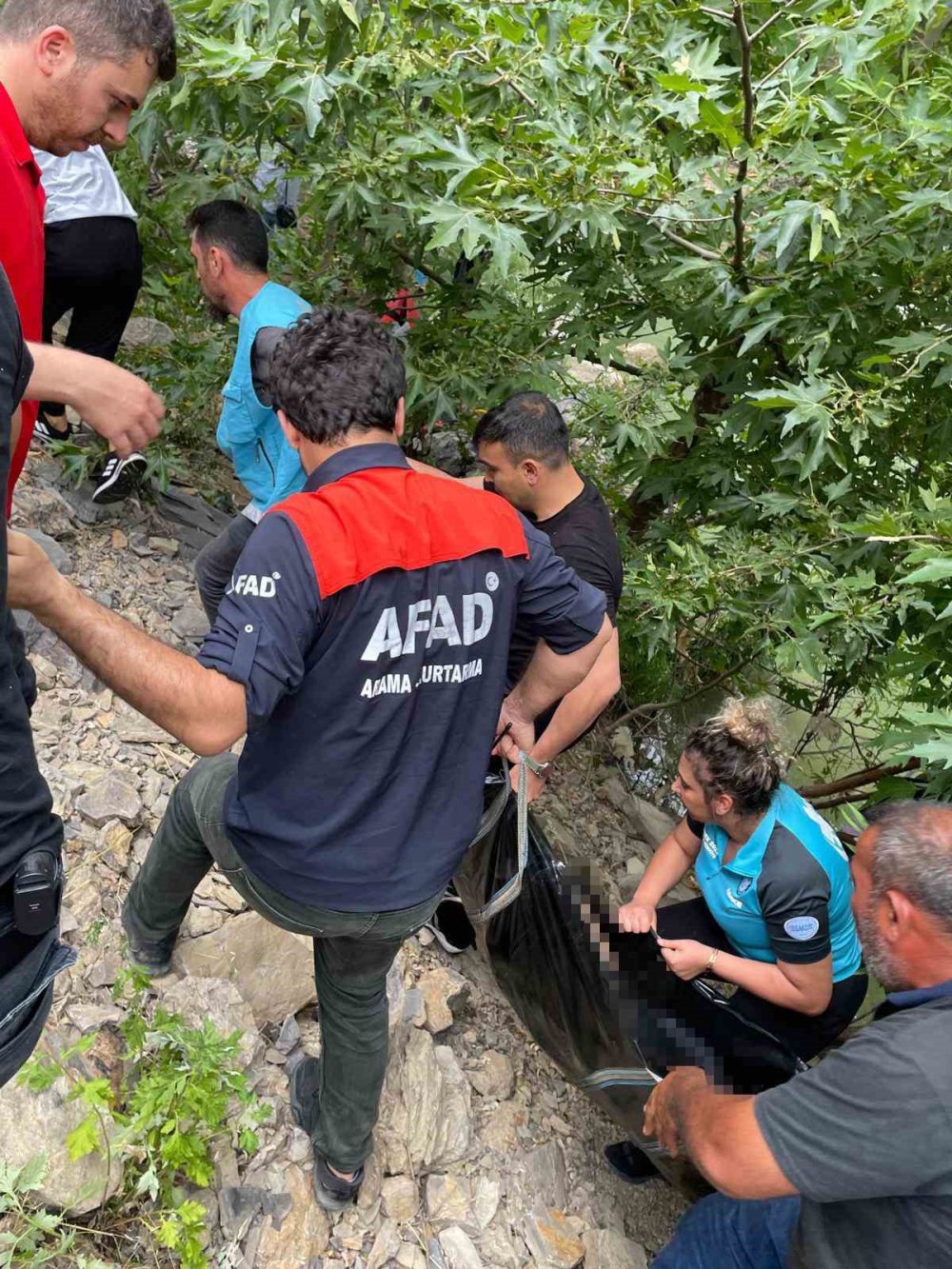 Bitlis’te 22 yaşındaki genç girdiği derede boğuldu