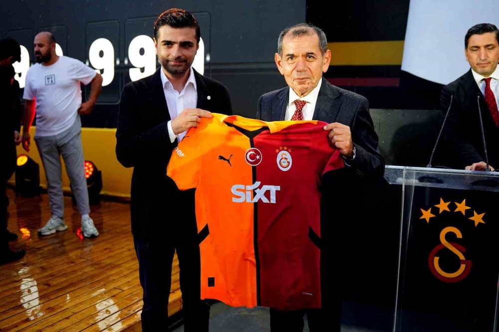 Galatasaray’ın yeni sezon formaları tanıtıldı