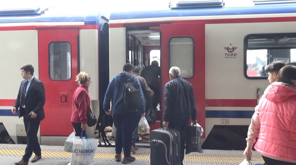 Kars’ta tren yolculuğuna rağbet arttı