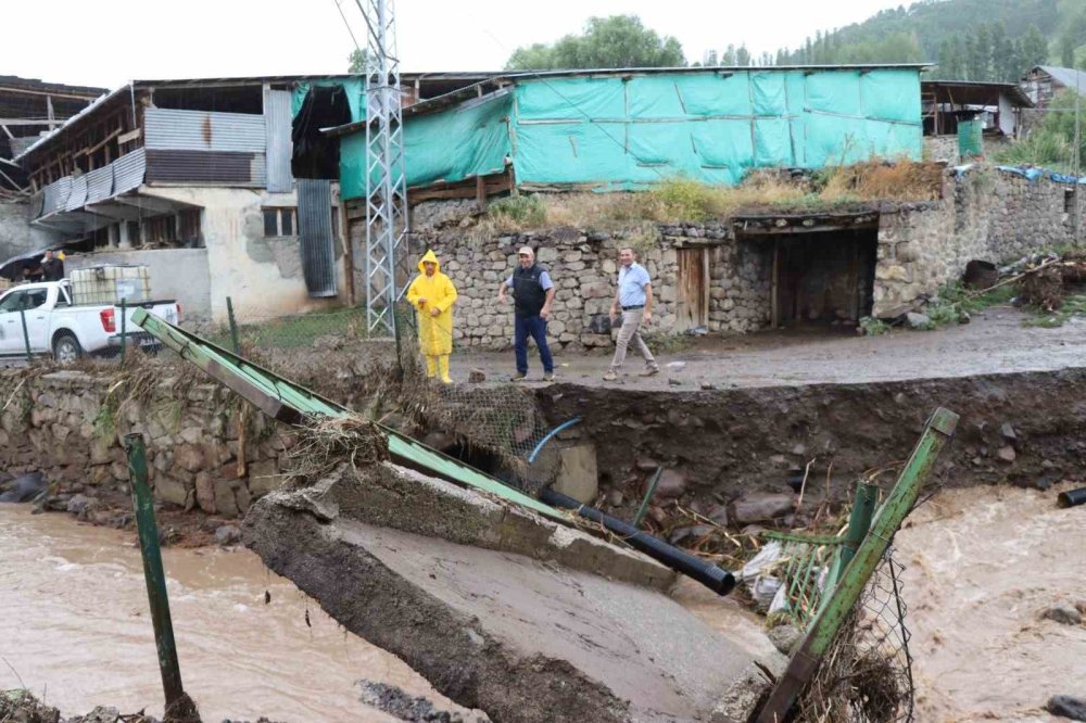 Erzurum Oltu’da sel felaketinin bilançosu ağır oldu