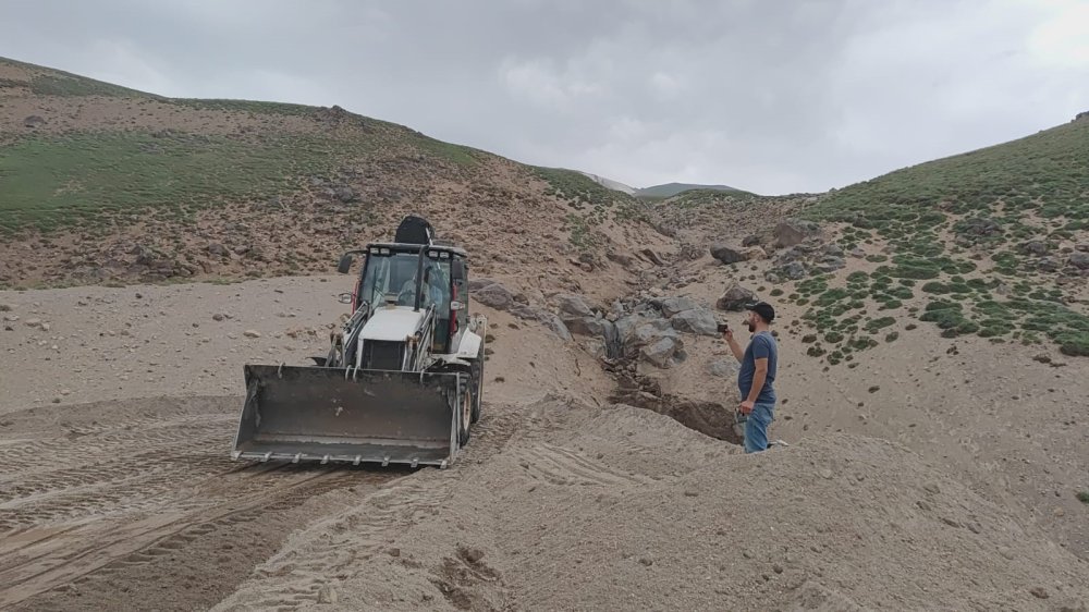 Süphan Dağı'na yol açma çalışması başlatıldı