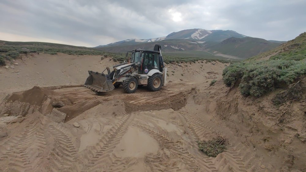 Süphan Dağı'na yol açma çalışması başlatıldı