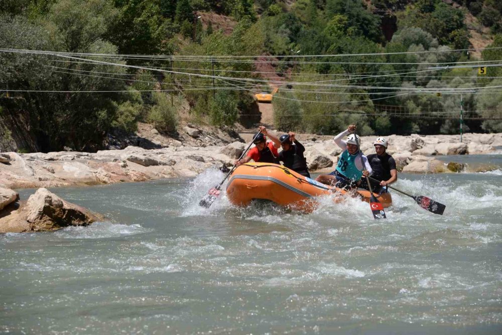 Tunceli’de, Rafting Türkiye Kulüpler Kupası düzenlendi