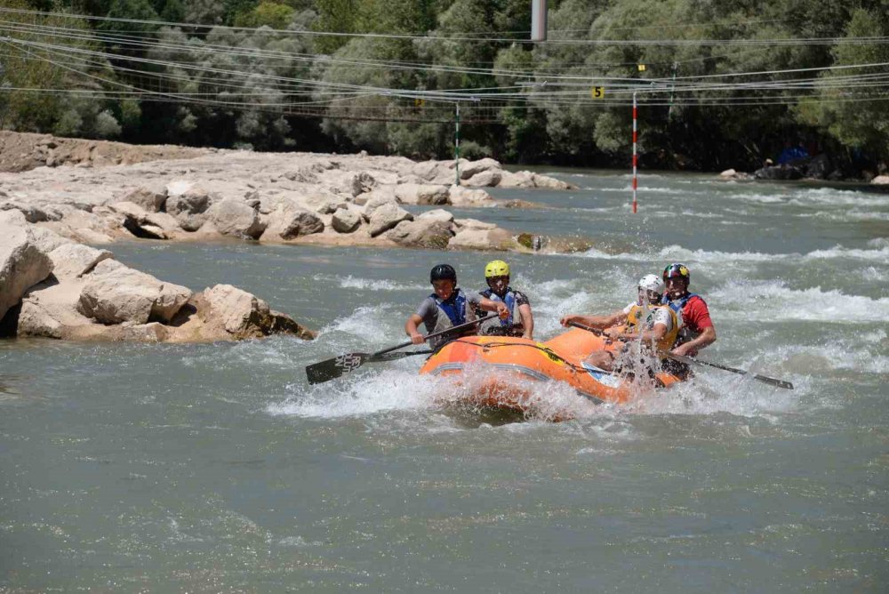 Tunceli’de, Rafting Türkiye Kulüpler Kupası düzenlendi