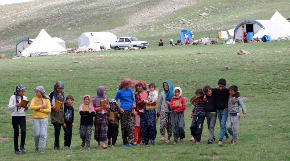 Erzurum yaylarında göçerlere Kur’an kursu