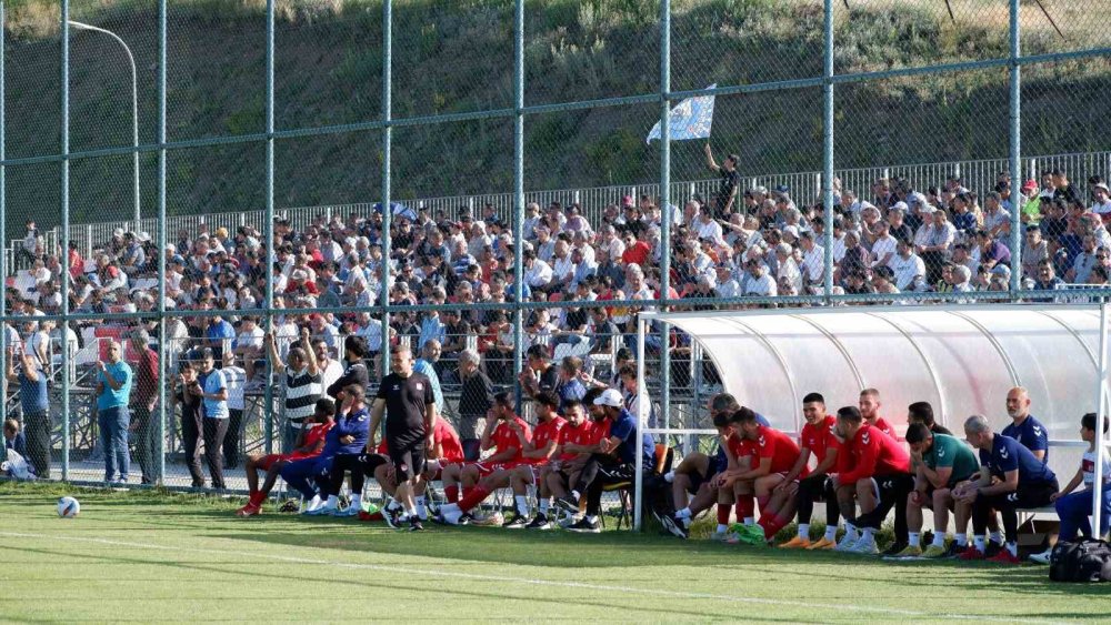 Erzurum’da özel günde özel maç