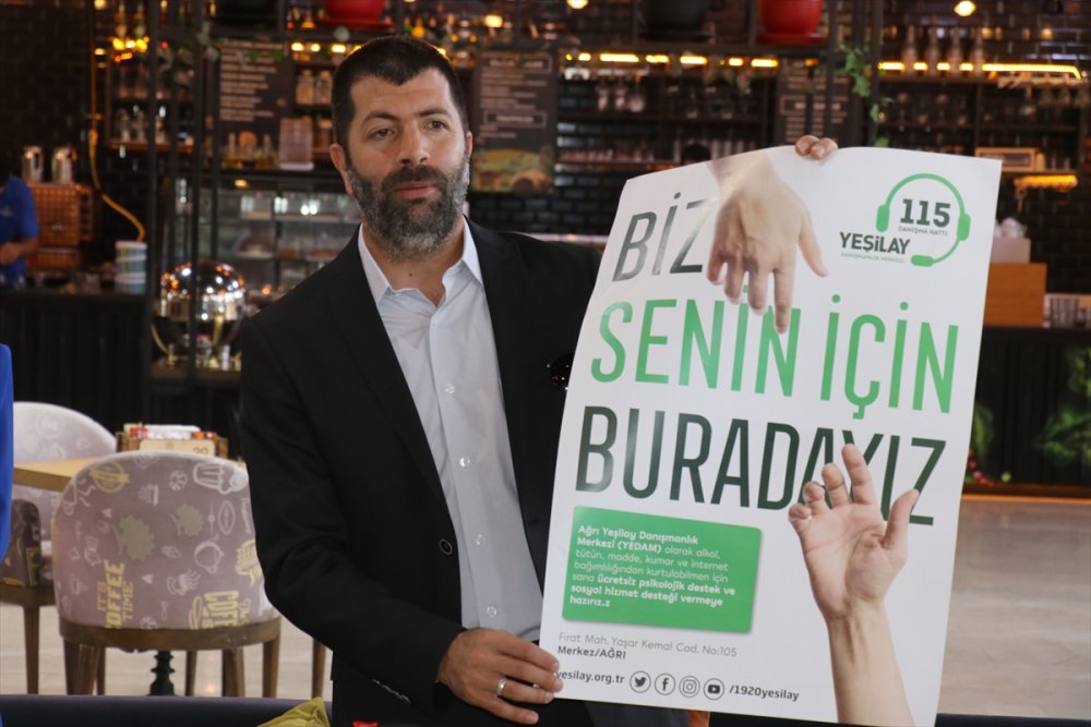 Ağrı'da Yeşilay, mahalle muhtarlarına bağımlılıkla mücadeleyi anlattı