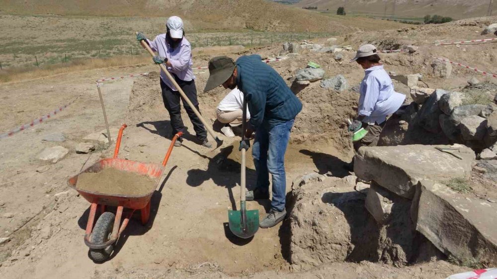 Van'da Urartuların yeni tarihine rastlandı