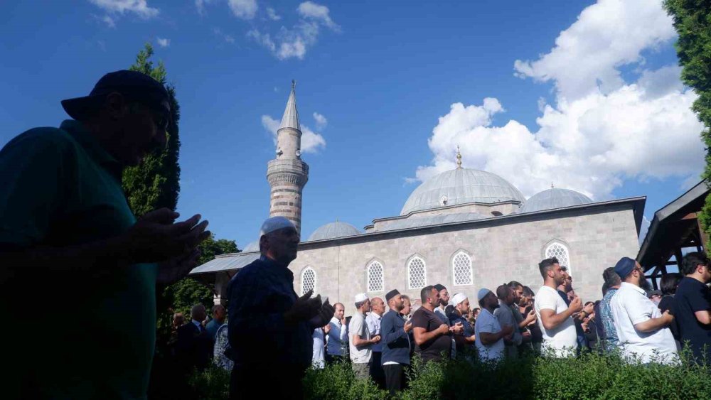 Haniye için Erzurum’da gıyabi cenaze namazı kılındı